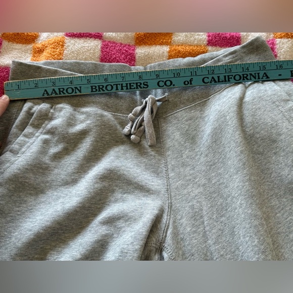 Converse Joggers in Grey with Side Pockets in Size Large - Picture 4 of 7